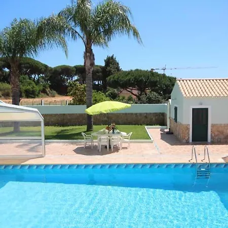 Sleeps 10 Pool Air Con Wifi T607903