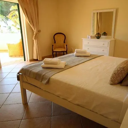 Sleeps 10 Pool Air Con Wifi T607903 *